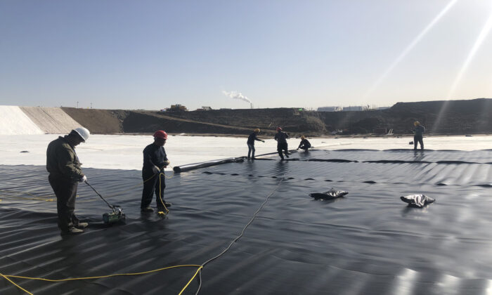 Geomembrane construction